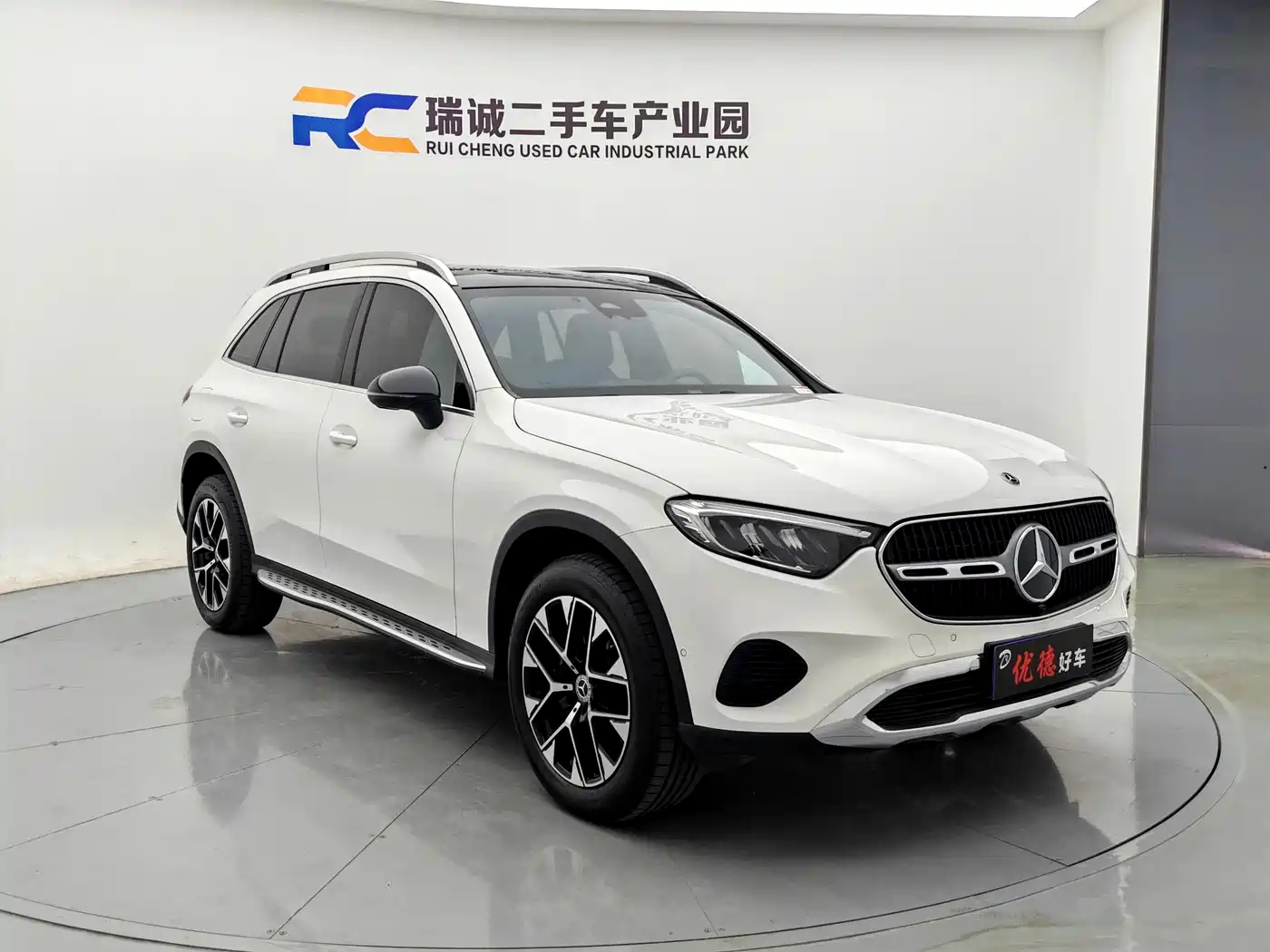 Фото 18 - Mercedes-Benz GLC