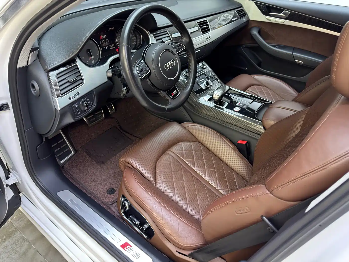 Audi S8 2014 S8 4.0TFSI quattro фото 13