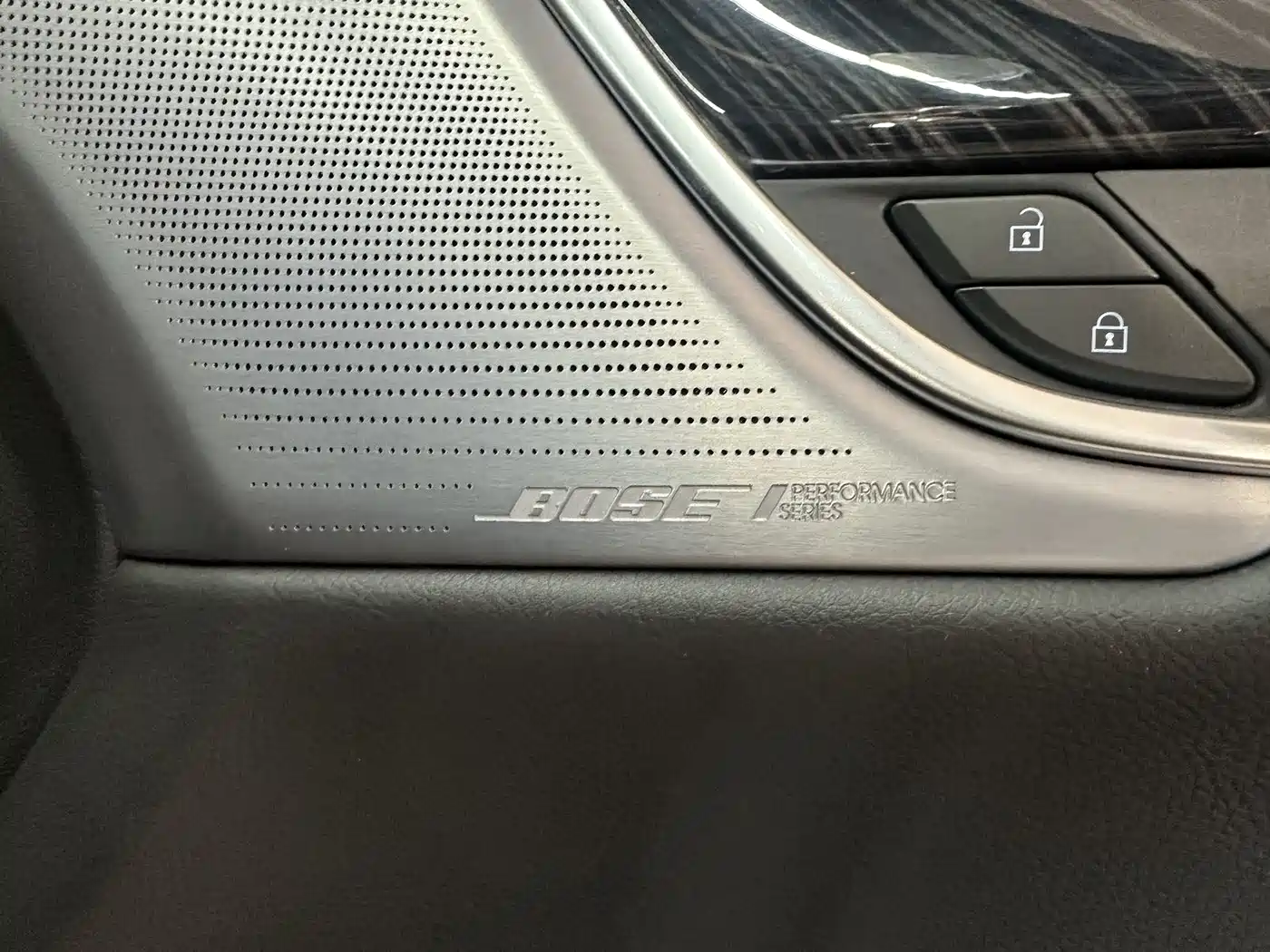 Cadillac XT6 2022 2.0T 7-Seater 4WD Luxury Edition фото 21