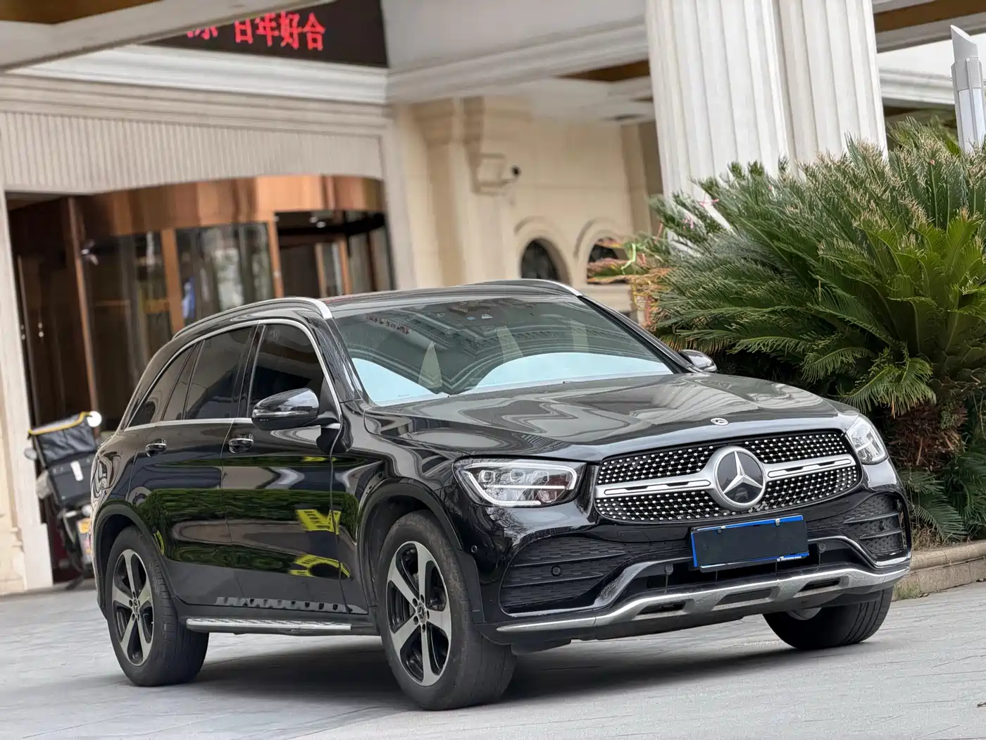 MERCEDES-BENZ GLC