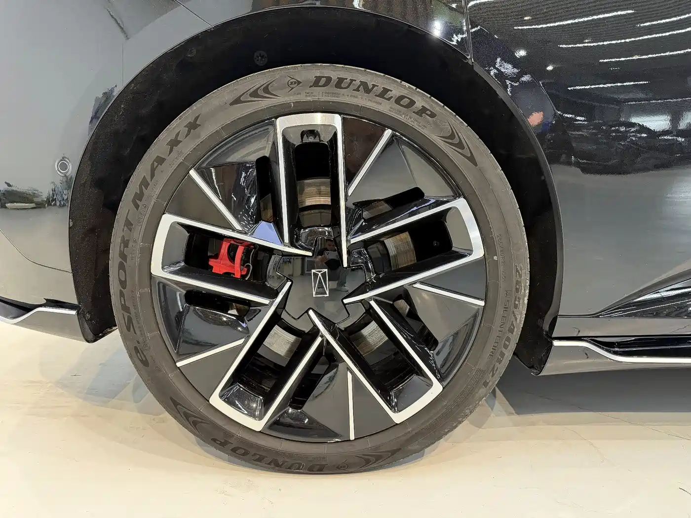 Avatr 12 2024 2023 650 Triple Laser AWD Performance Edition