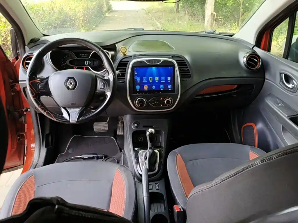 Renault Captur 2016 2015 1.2T Automatic Comfort Edition
