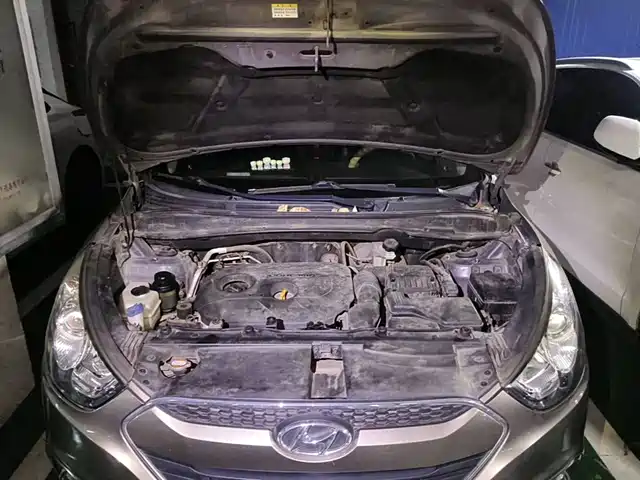 Hyundai Beijing Hyundai ix35 2012 2.0L Automatic 2WD GLS Elite — фото 3