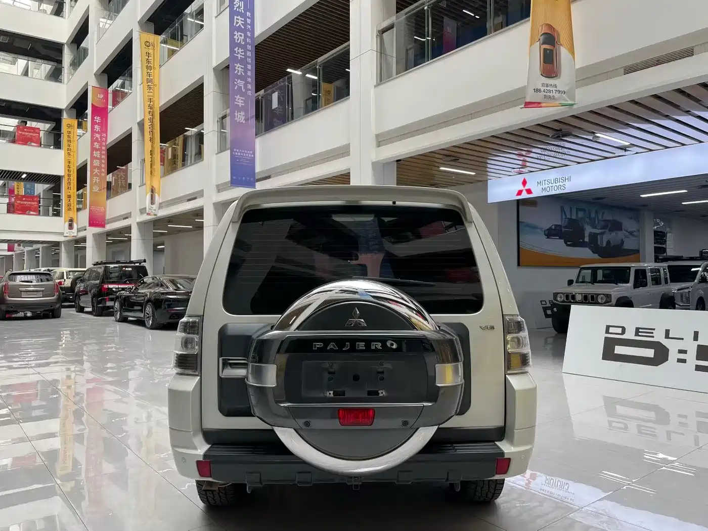 Mitsubishi Pajero (Import) 2018 3.0L Automatic Luxury Edition фото 3