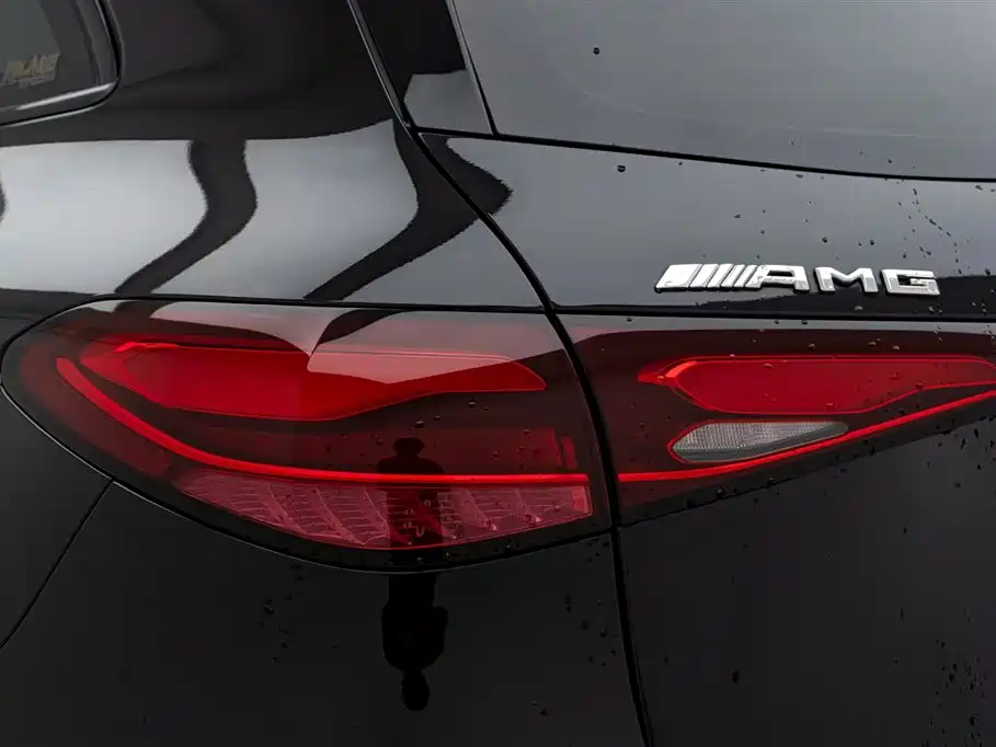 MERCEDES-BENZ GLC AMG