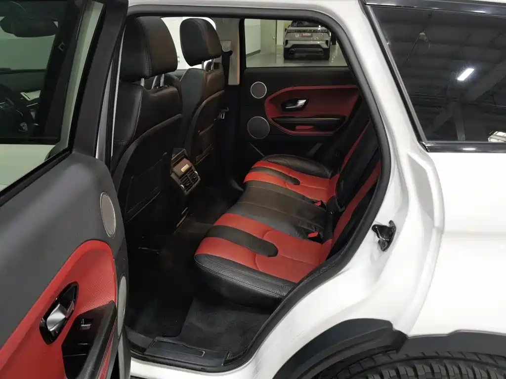 Land Rover Range Rover Evoque (Import) 2014 2014 2.0T 5-door Brilliance Sport