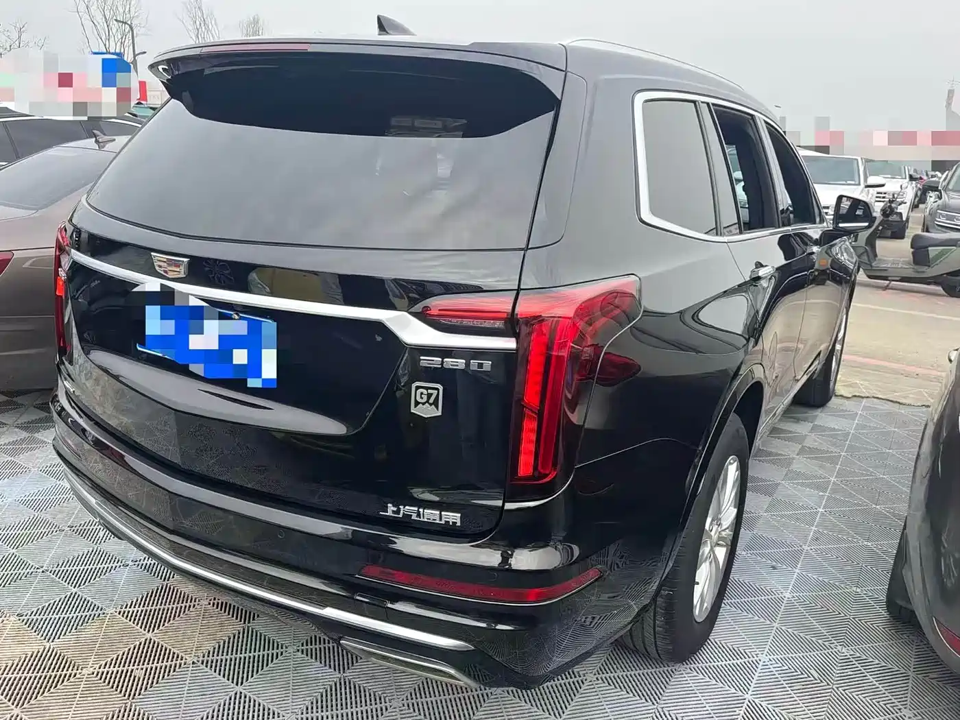 CADILLAC XT6