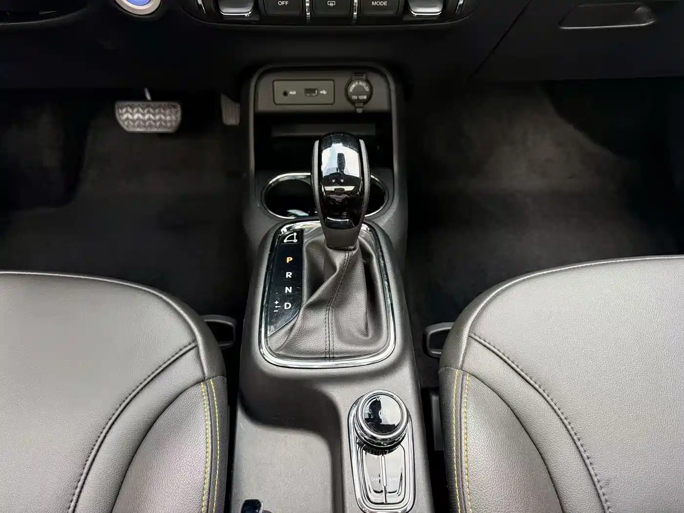 Dongfeng Aeolus Dongfeng Fengshen AX4 2017 2017 1.4T DCT Trend Edition