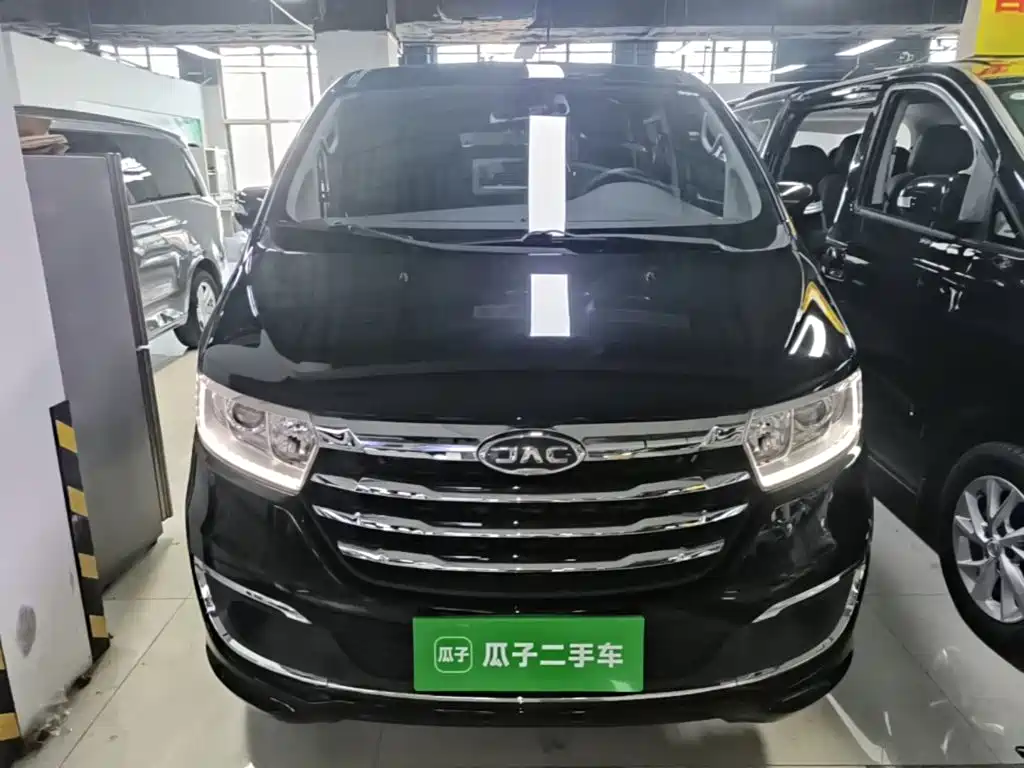 JAC Refine M3 2023 2023 PLUS 1.8L Smart Connect 7/8-seater