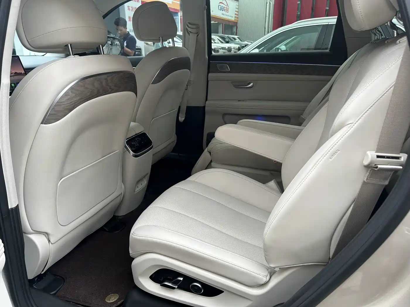 AITO Wenjie AITO M7 2022 1.5T AWD Luxury Edition фото 8