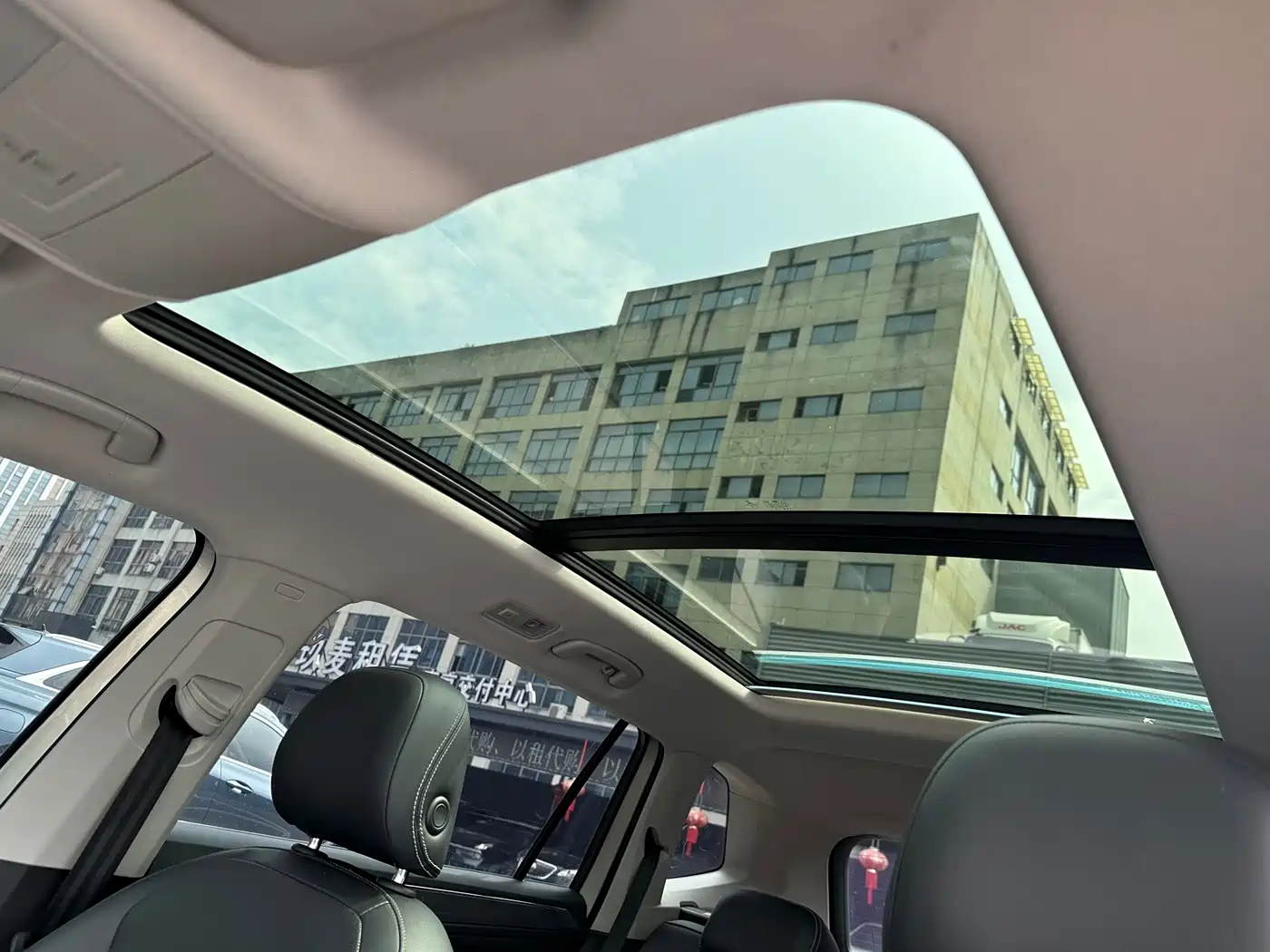 Volkswagen Tiguan L 2019 330TSI Automatic 2WD R-Line Flagship Edition China VI фото 9