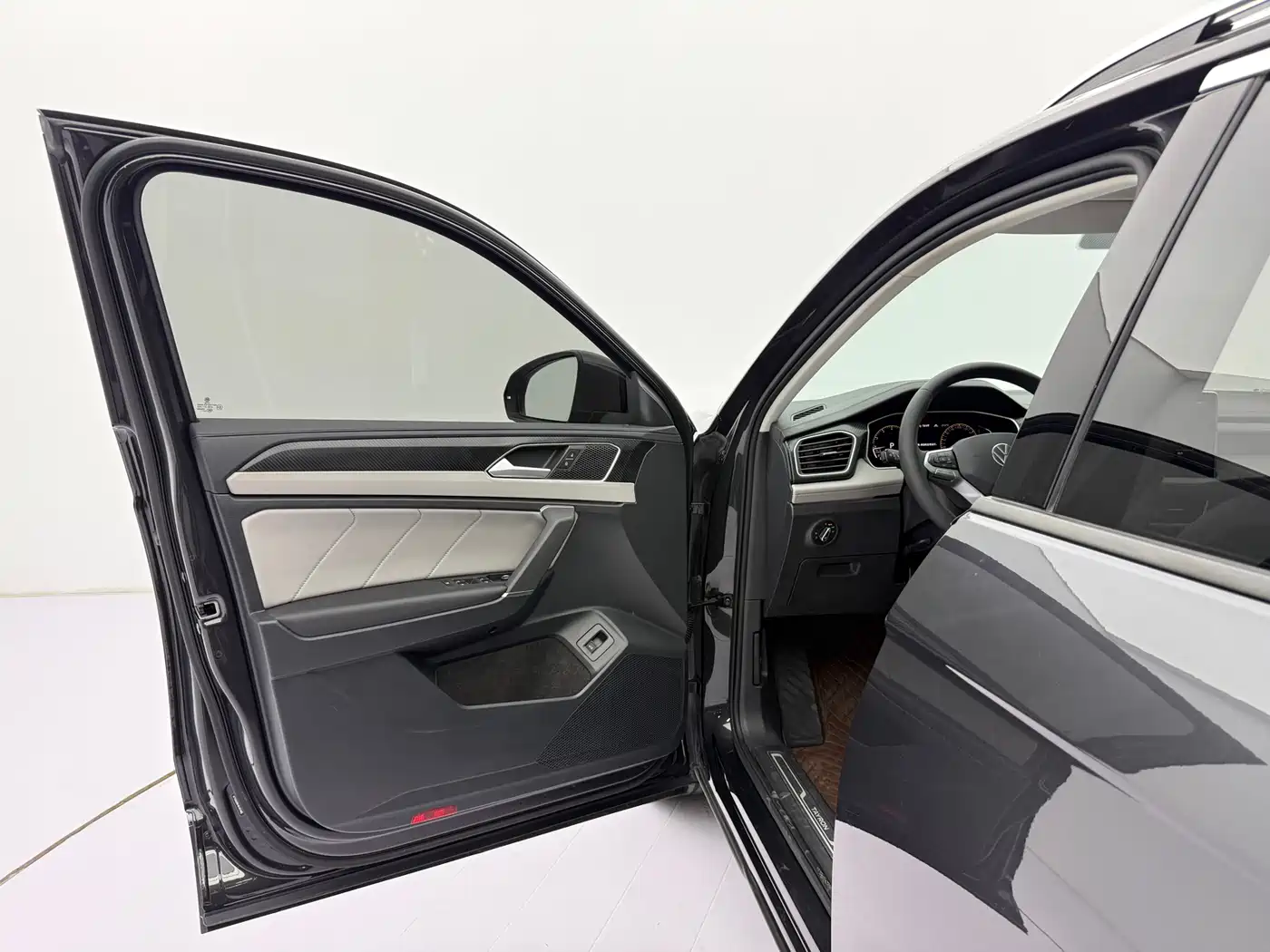 Volkswagen Tayron 2023 280TSI 2WD Luxury Plus Advanced Edition фото 19