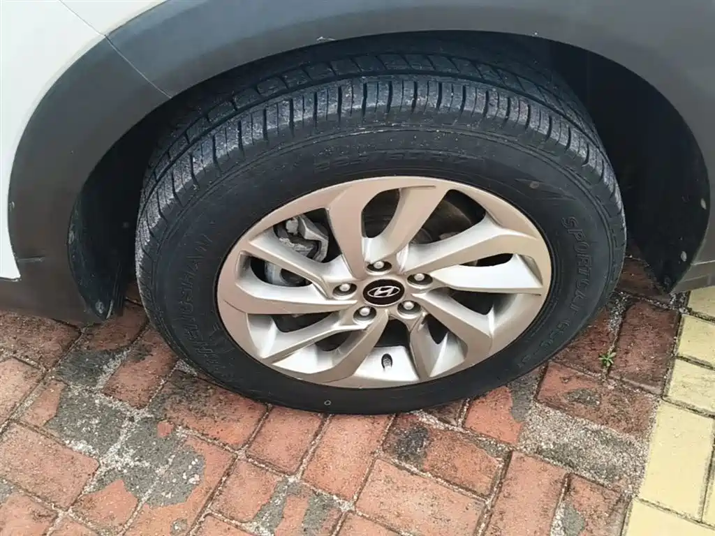 Hyundai Tucson 2015 1.6T Dual Clutch 2WD Smart фото 23