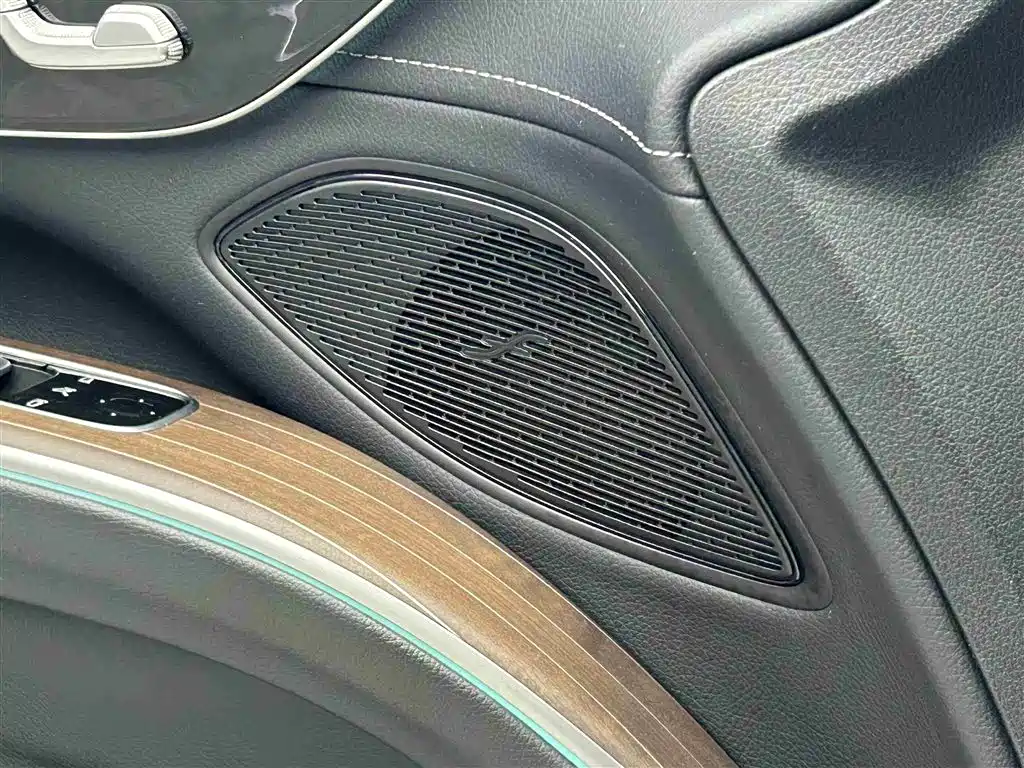 MERCEDES-BENZ EQS SUV