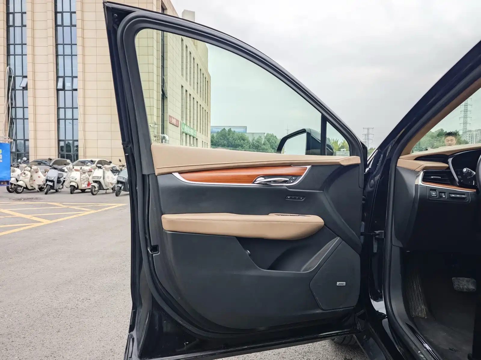 Фото 13 - Cadillac XT5