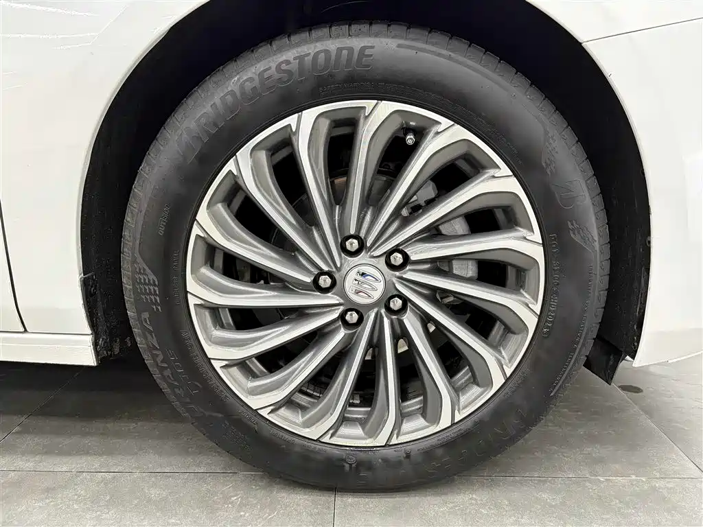 Buick LaCrosse 2023 28T Premium Edition фото 24