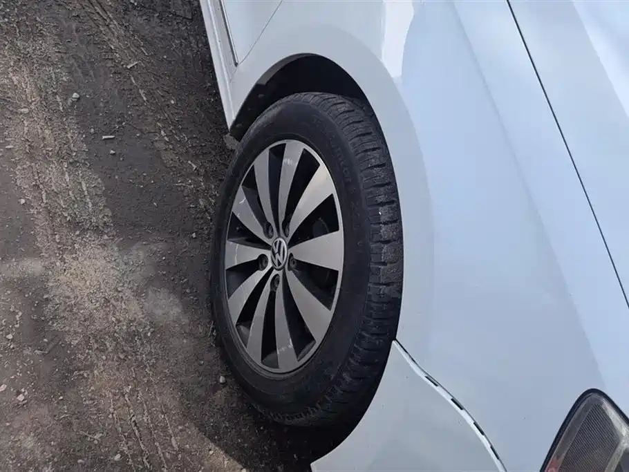 Volkswagen Sagitar 2018 1.6L Automatic Comfort фото 6
