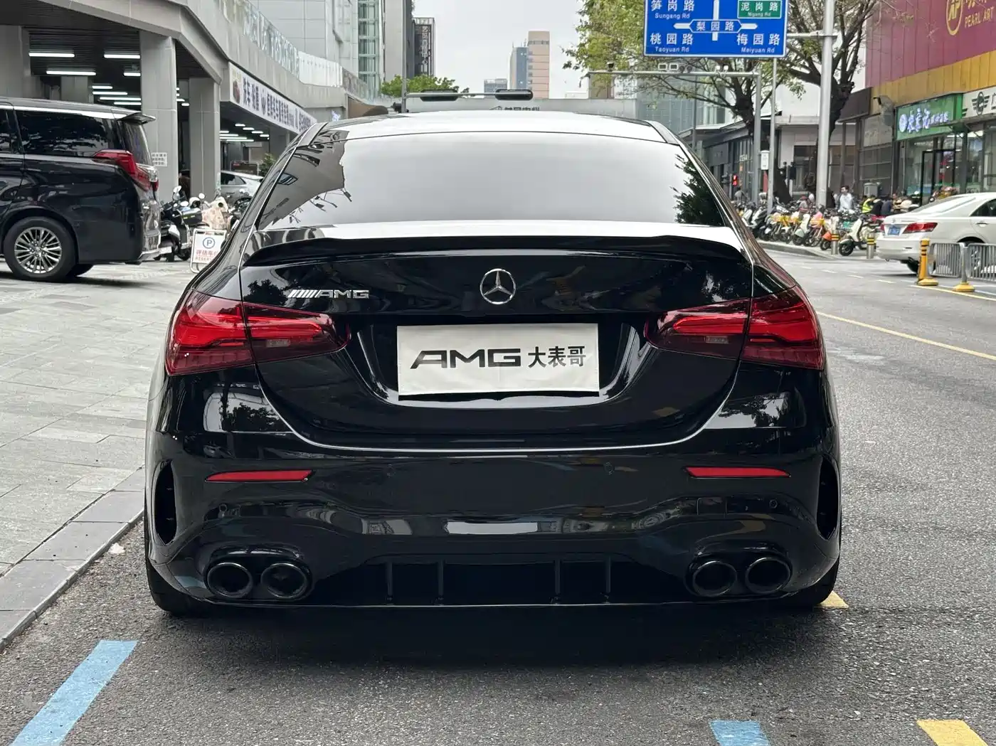 Mercedes-Benz A-Class AMG 2025 AMG A 35 L 4MATIC фото 14