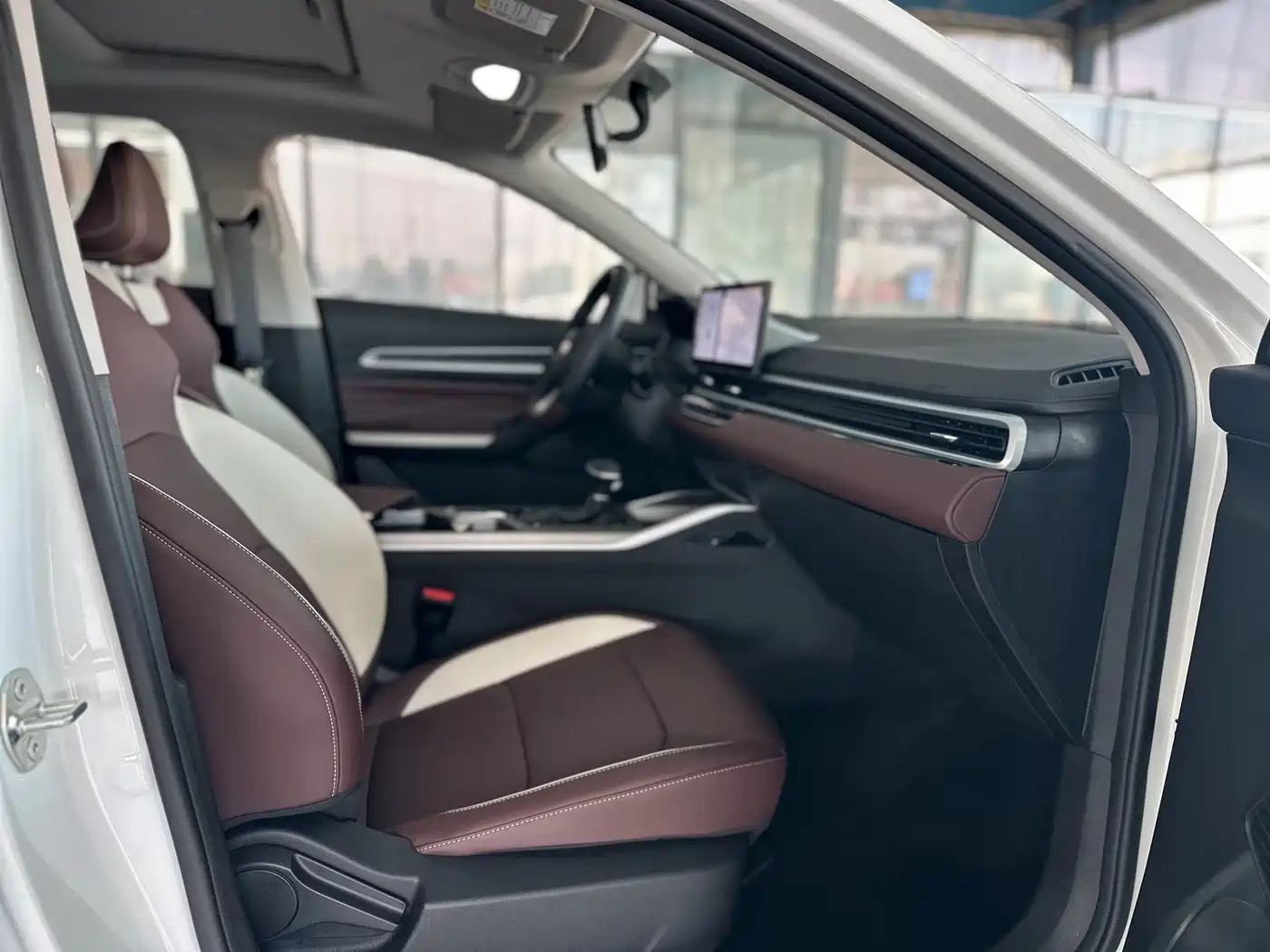 Фото 9 - Geely Emgrand