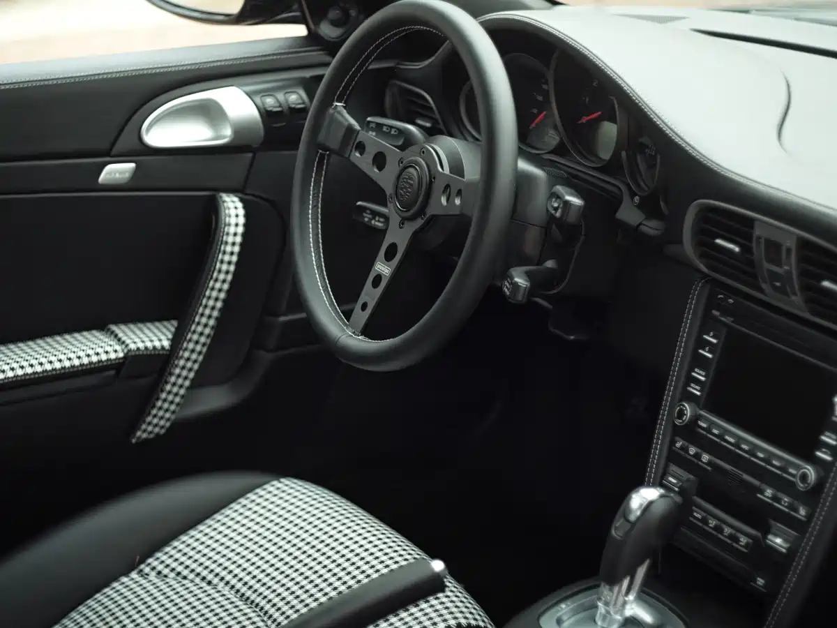 Porsche 911 2010 Carrera 3.6L фото 23