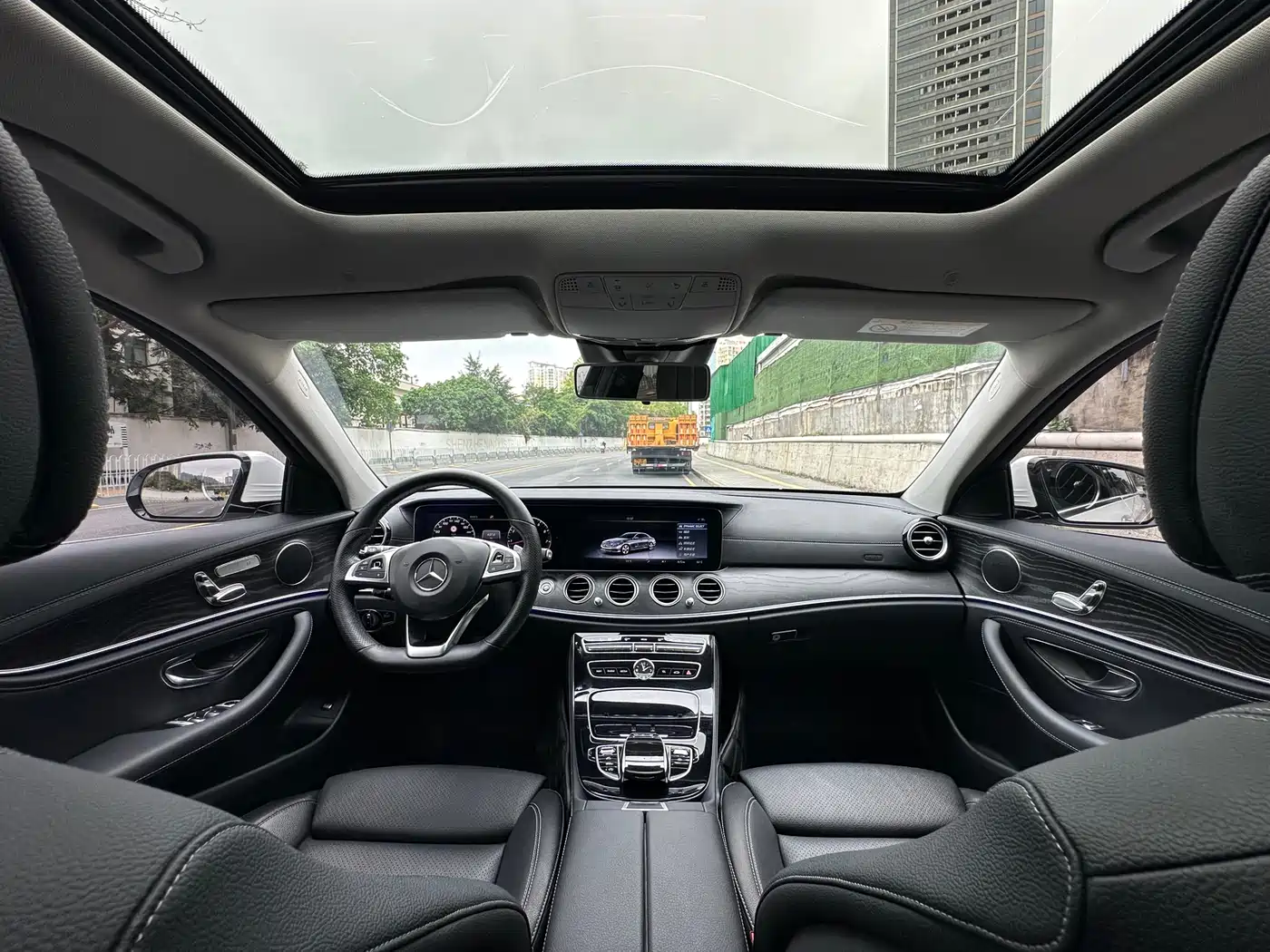 Mercedes-Benz E-Class 2016 E 200 L Sport Type фото 8