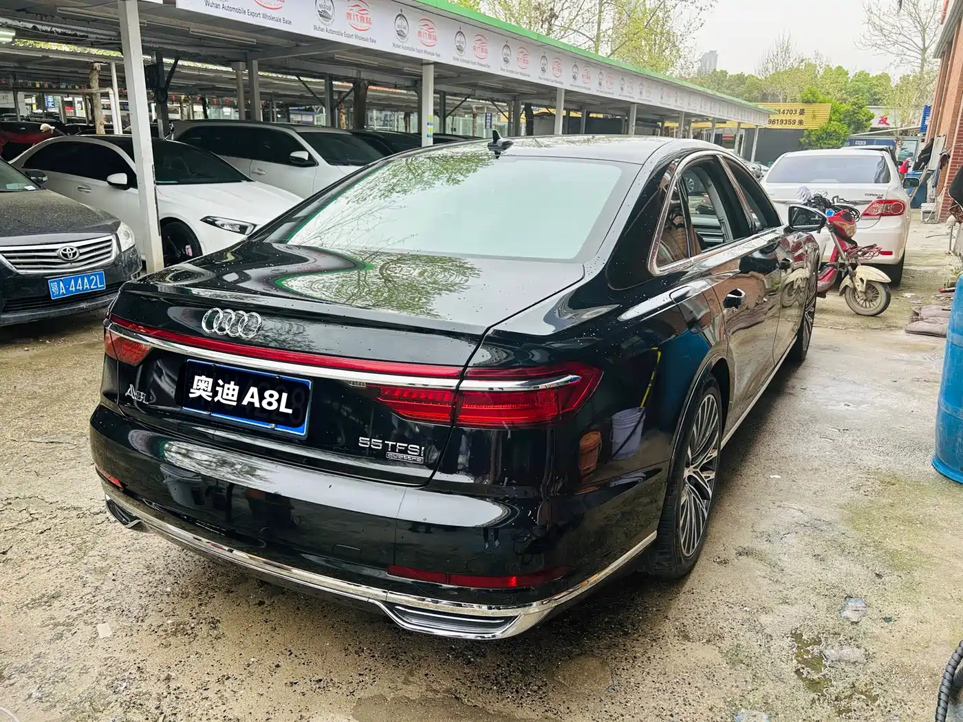 AUDI A8