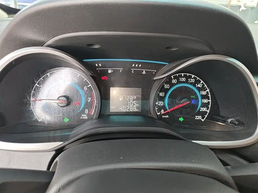 Chevrolet Cavalier 2016 1.5L Manual Enjoyment Edition фото 12