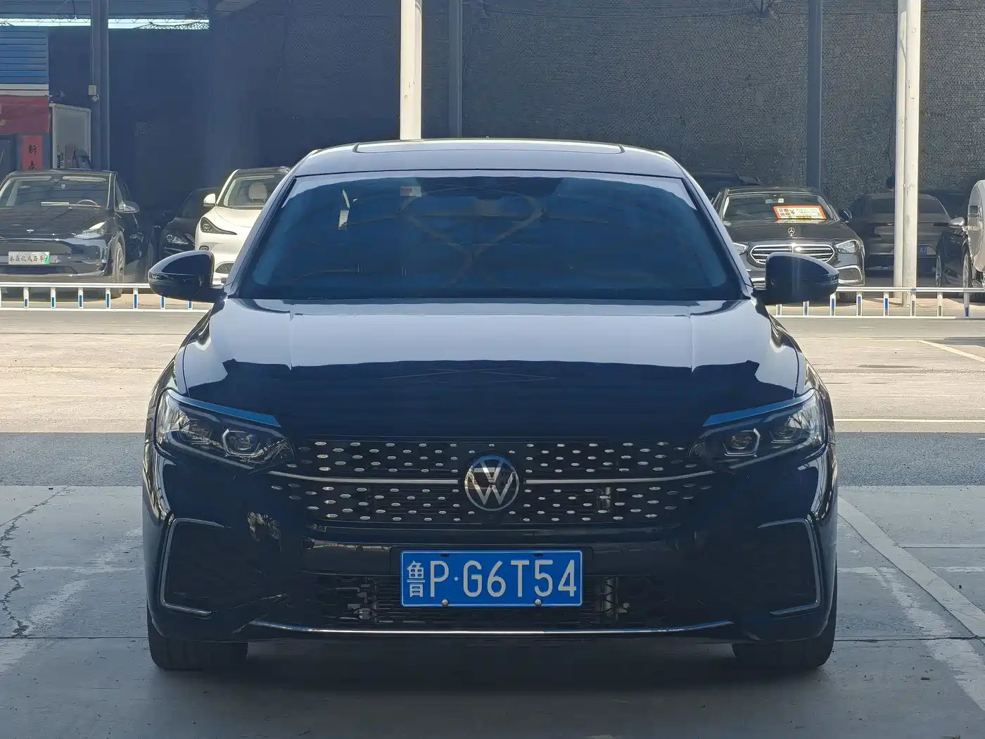 Фото 2 - Volkswagen Passat