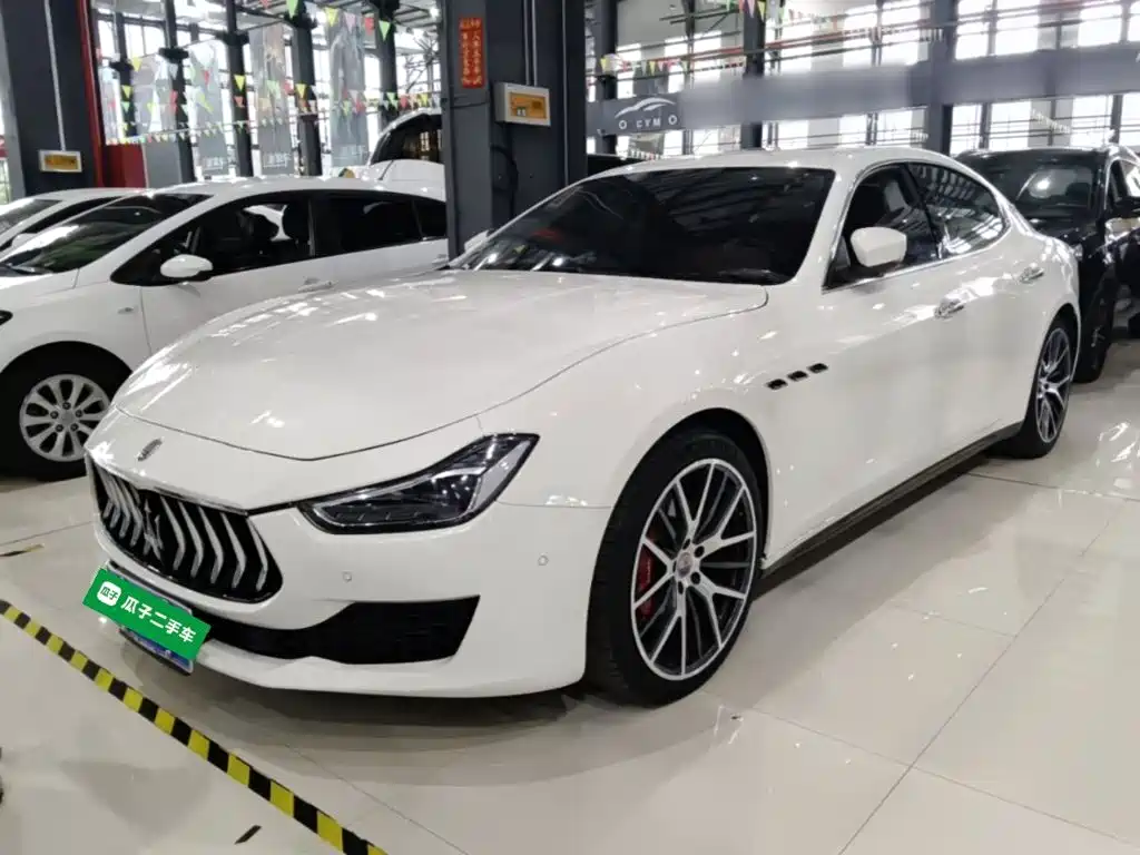 Photo 1 - Maserati Ghibli