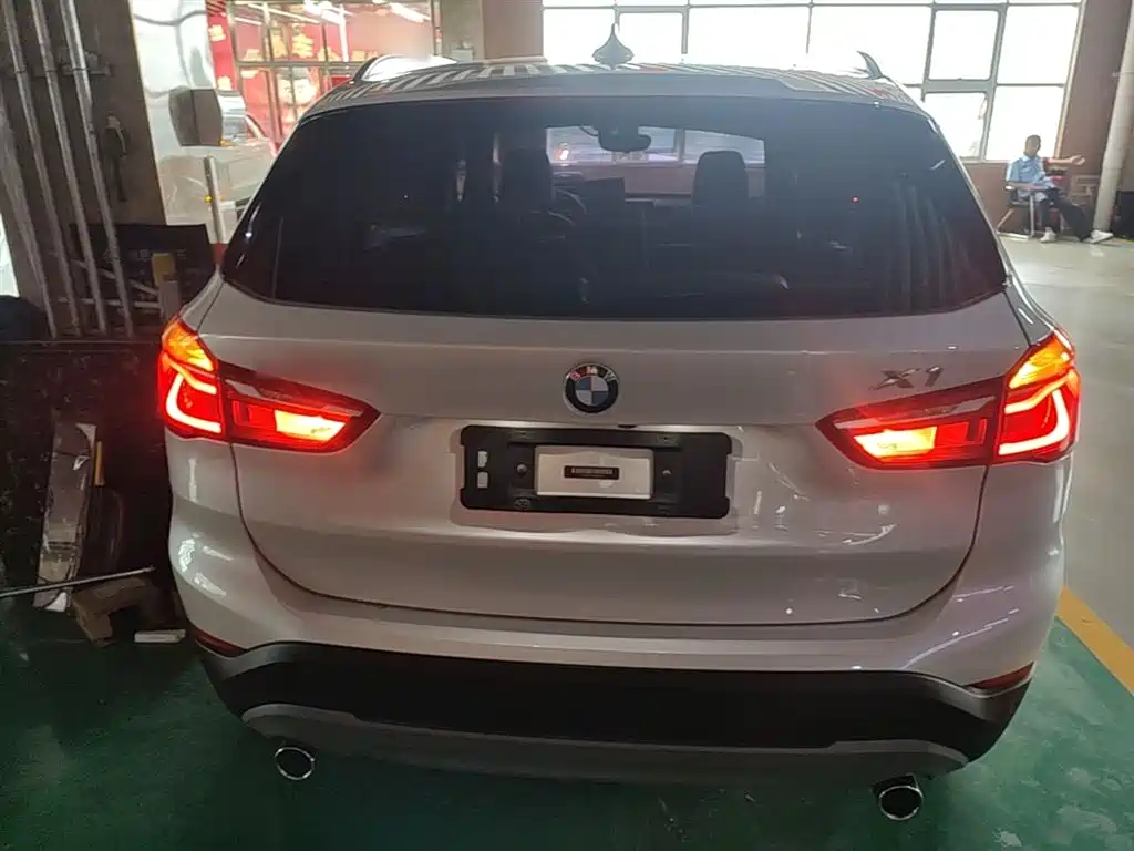 BMW X1 2018 sDrive20Li Leading Model фото 6