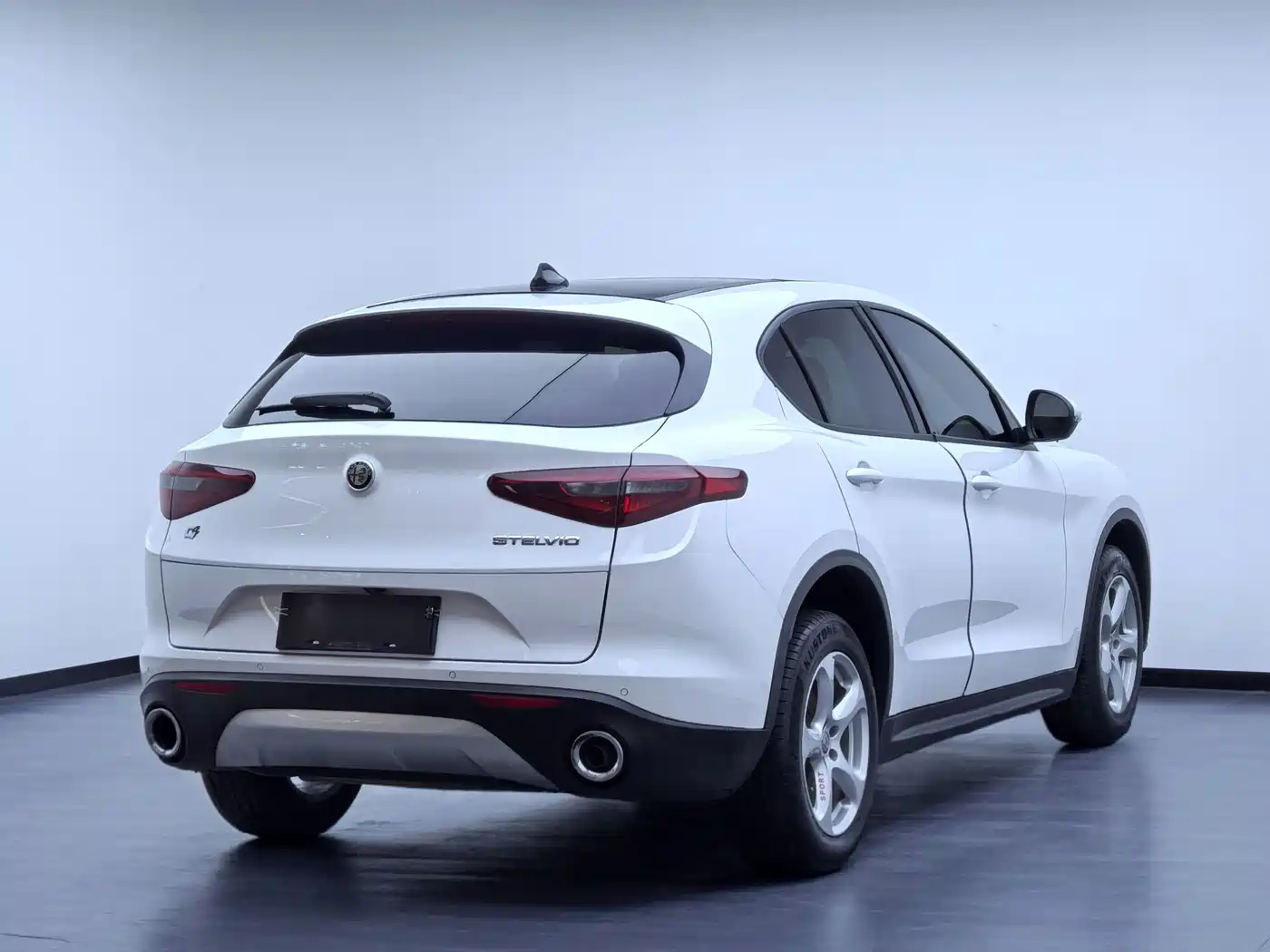 Alfa Romeo Stelvio 2019 2017 2.0T 200HP Elite