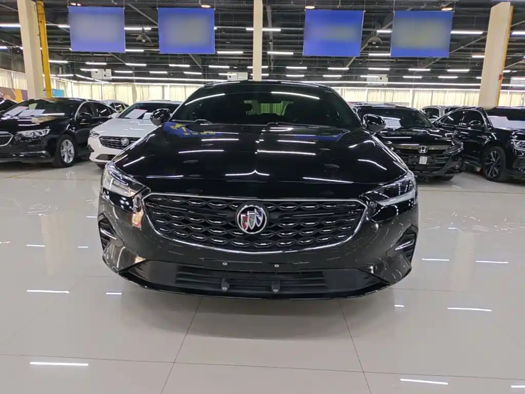 Photo 3 - Buick Regal