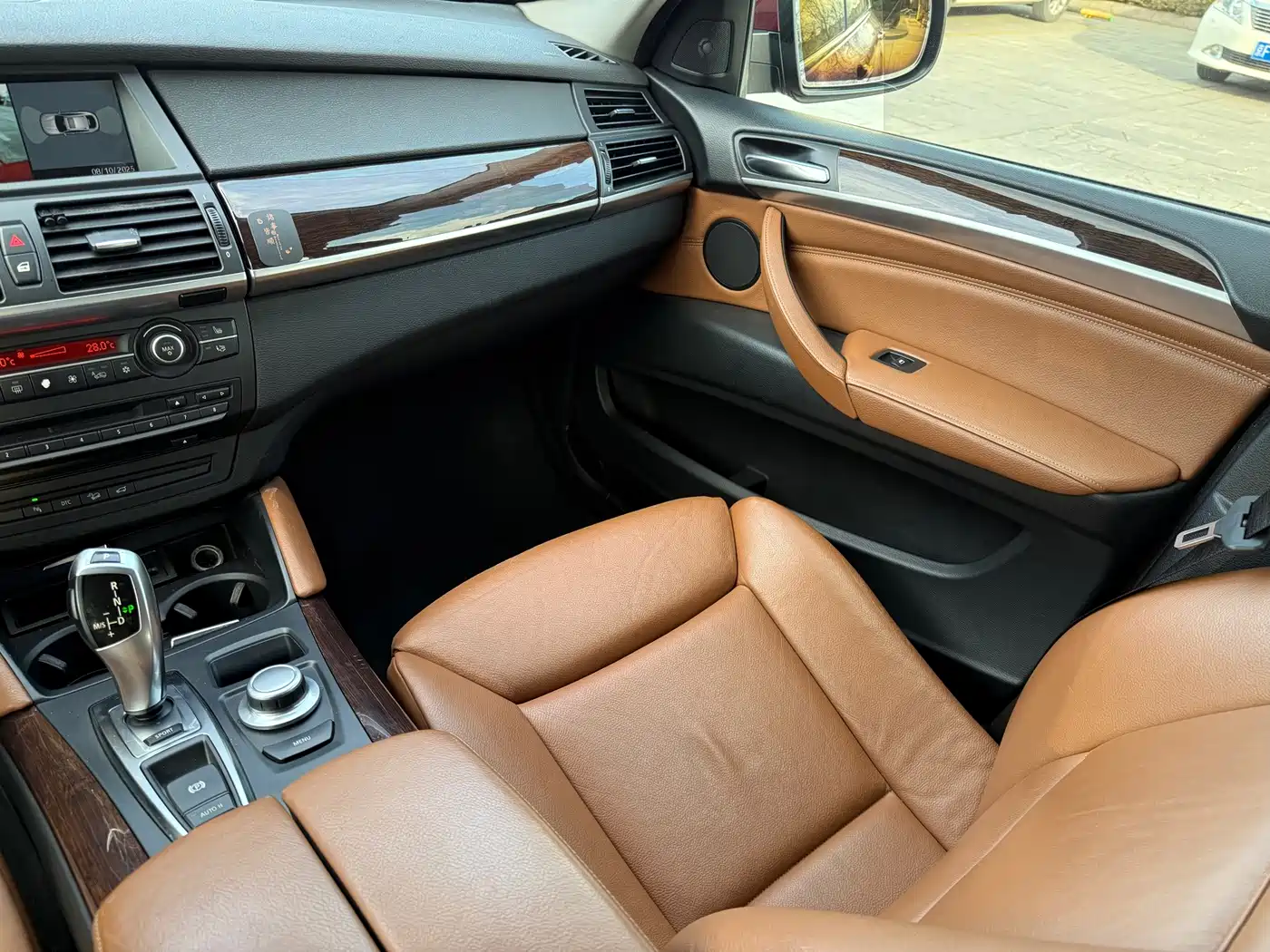 Фото 16 - BMW X6