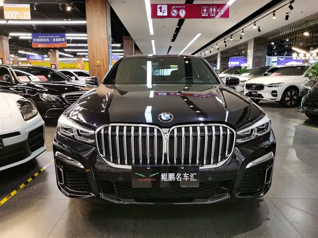 BMW 7 Series 2019 Facelift 740Li Leading M Sport Package фото 2