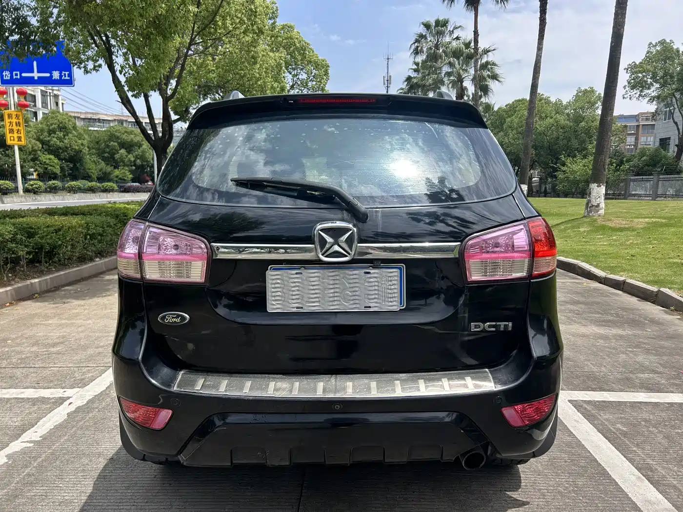 Jiangling Yusheng S350 2014 2013 2.4T Manual 2WD Diesel Luxury 5-Seater
