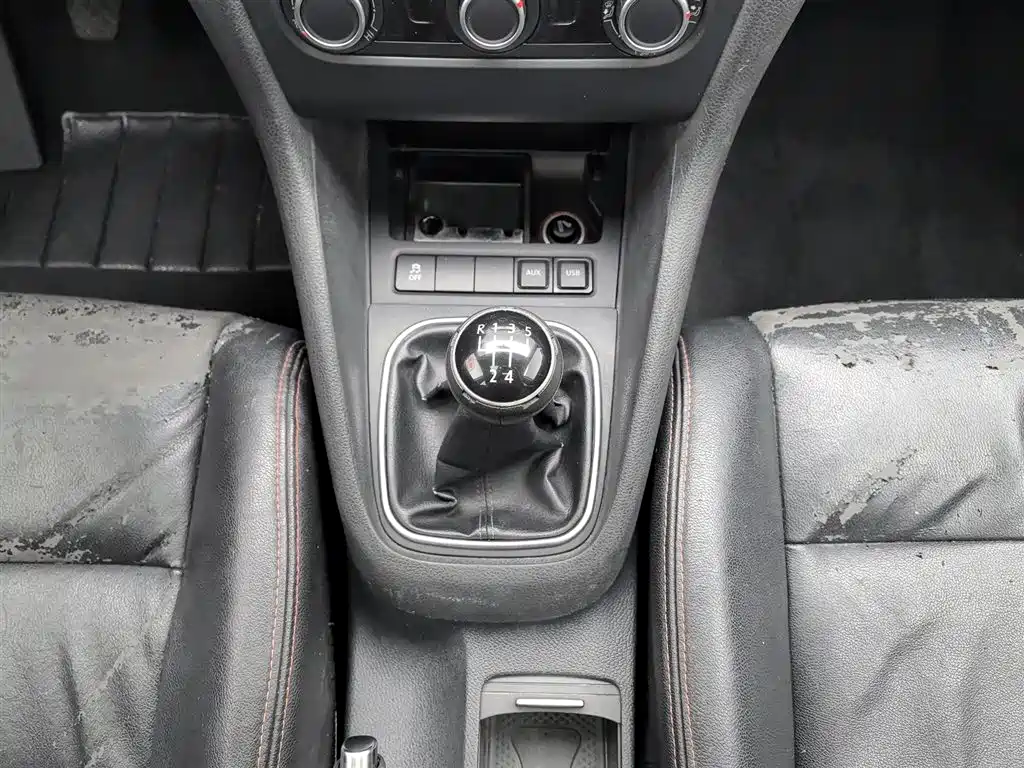Volkswagen Golf 2012 1.6 Manual Comfort Type фото 13