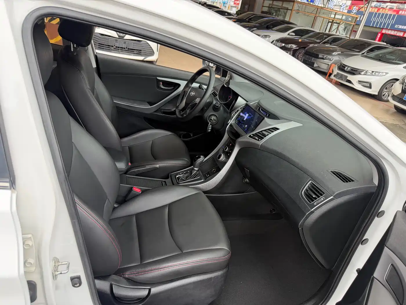 Hyundai Langdong 2016 1.6L Automatic Smart Edition фото 14