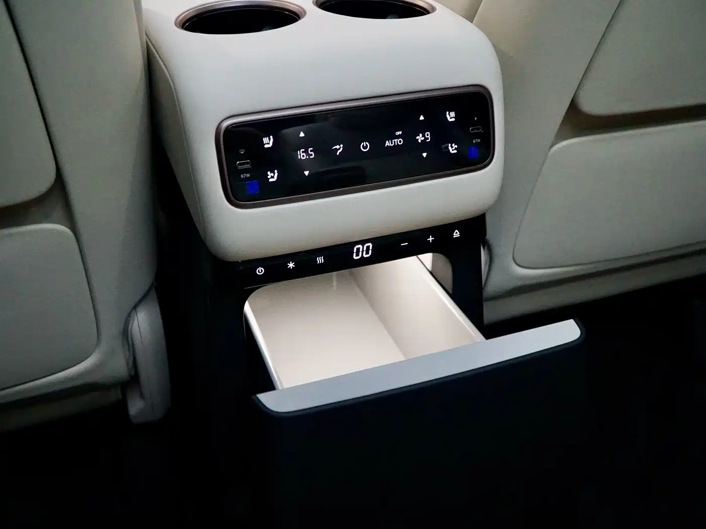 Li Auto MEGA 2025 2025 Model Home Family Special Edition