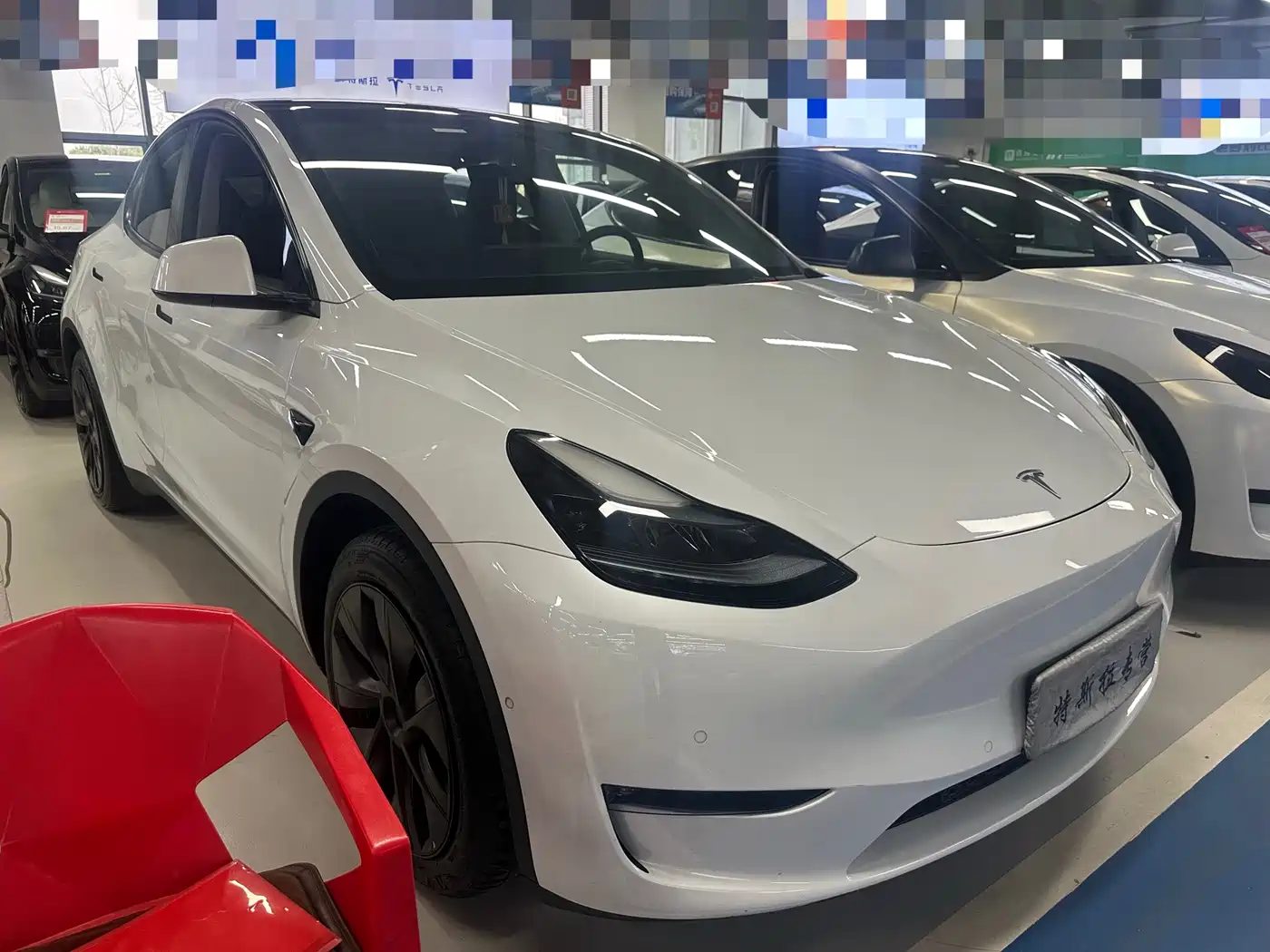 TESLA MODEL Y