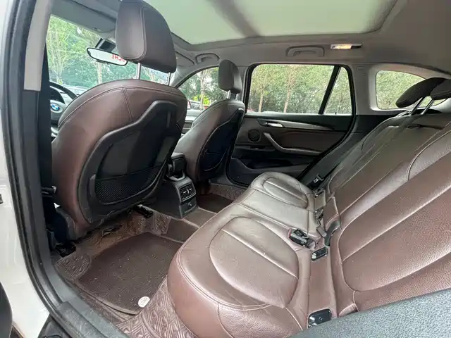 BMW X1 2018 sDrive18Li Premium Model — фото 5