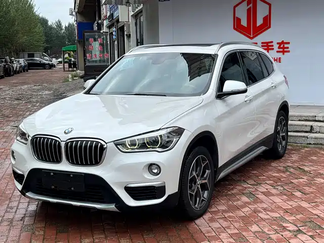BMW X1 2018 sDrive18Li Premium Model — фото 1