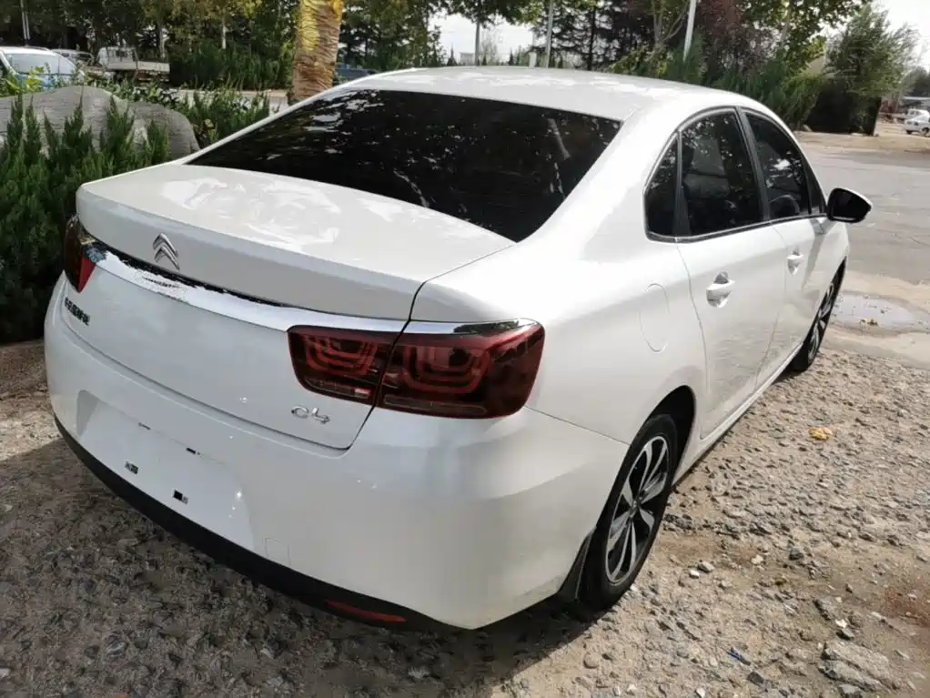 Photo 7 - Citroën C4 C-Quatre