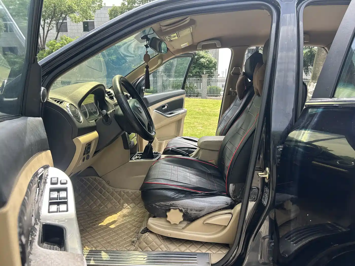 Jiangling Yusheng S350 2014 2013 2.4T Manual 2WD Diesel Luxury 5-Seater