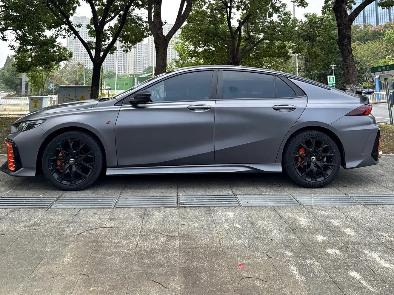 GAC Trumpchi Trumpchi Emkoo 2022 2022 270T DCT J16 R-style Track Edition