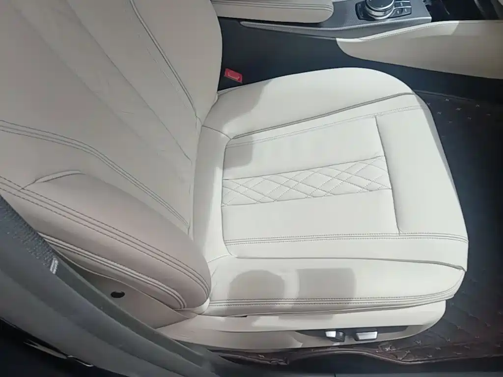 Фото 25 - BMW 5 Series