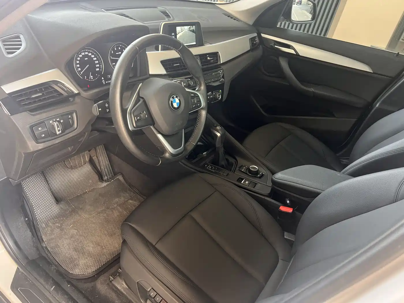 BMW X1 2019 sDrive20Li Leading Model фото 10