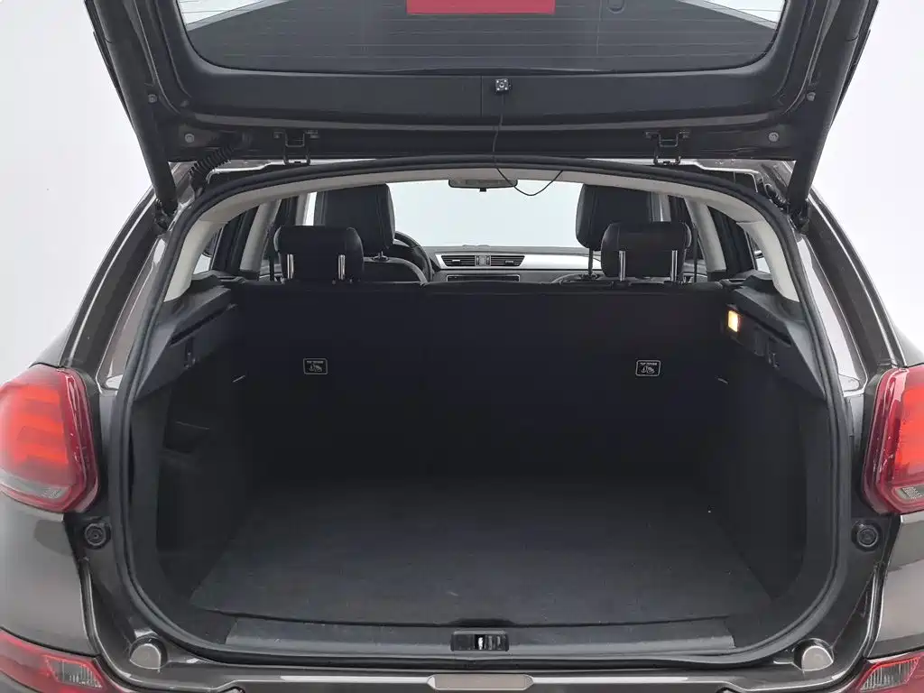 Qoros 5 2018 2018 1.6T Automatic Premium Type