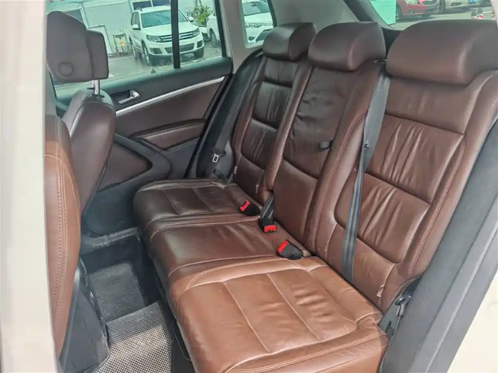 Volkswagen Tiguan 2011 Model 2.0TSI R-Line фото 7