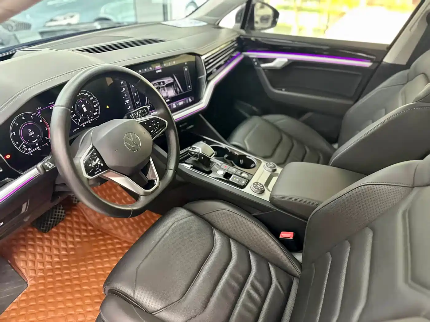 VOLKSWAGEN TOUAREG