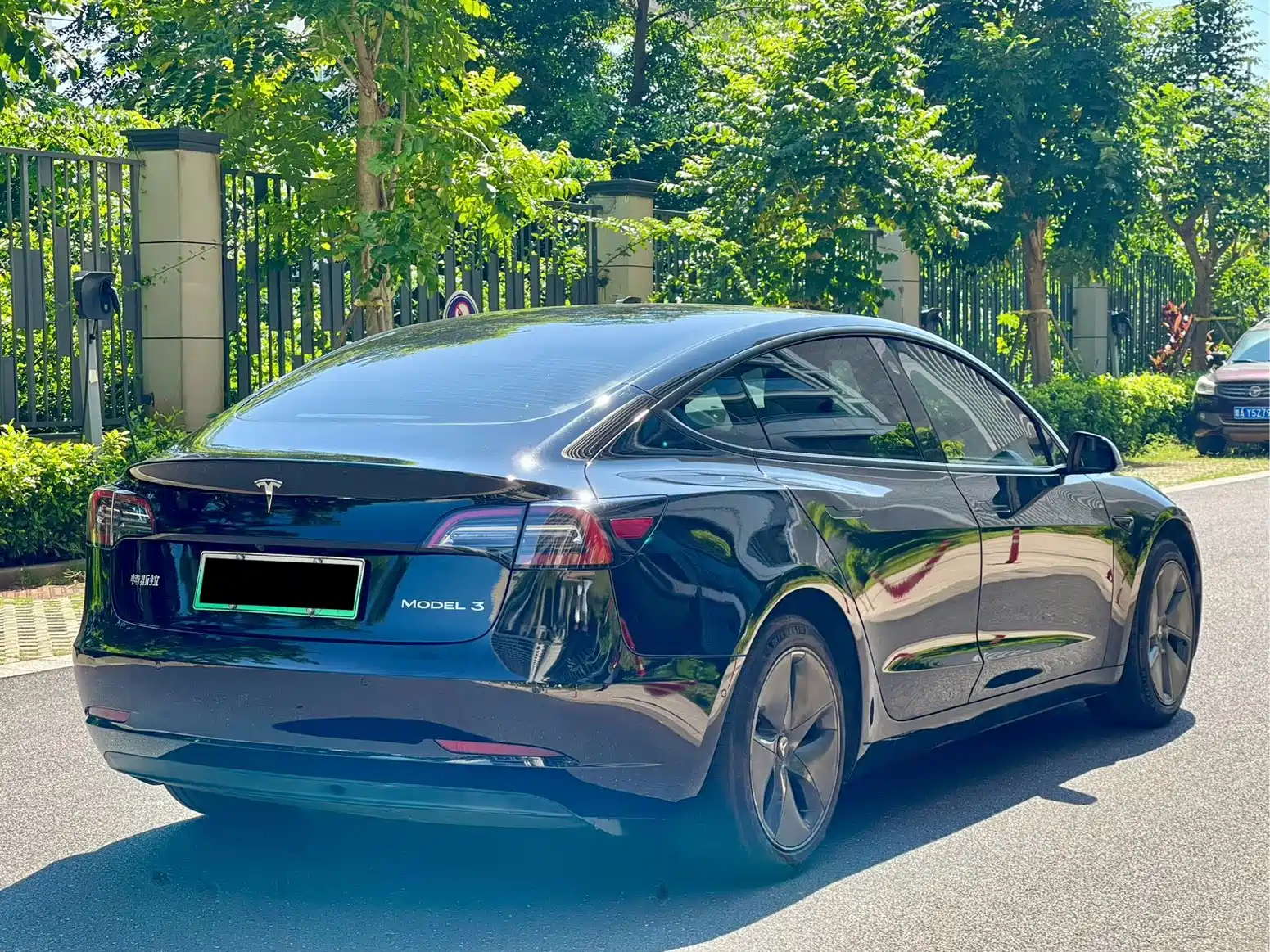 Фото 9 - Tesla Model 3